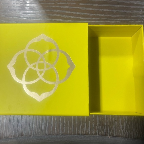 Kendra Scott Yellow Gift Set with Silver Accents - Picture 4 of 4